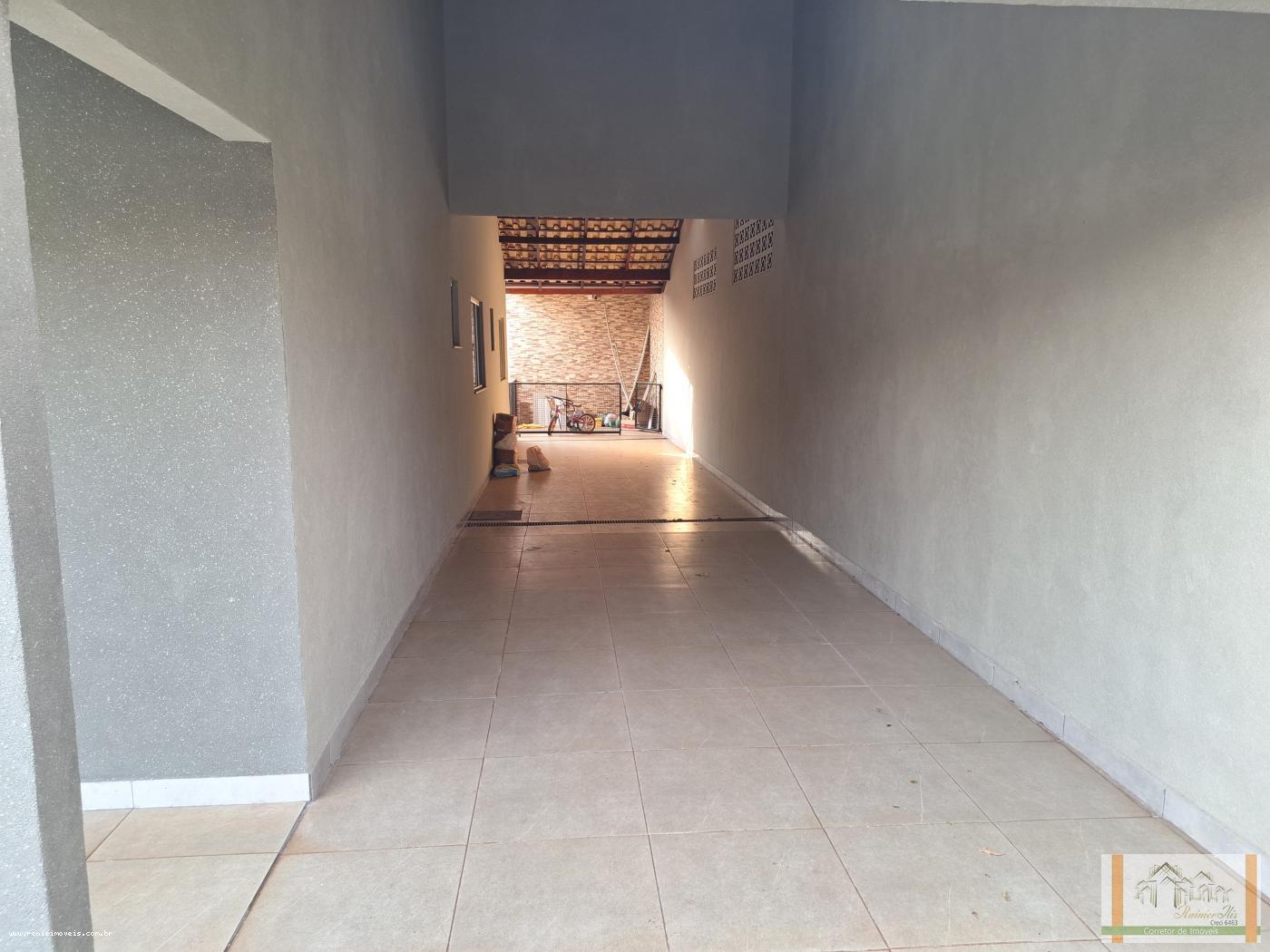 Casa à venda com 3 quartos, 200m² - Foto 3