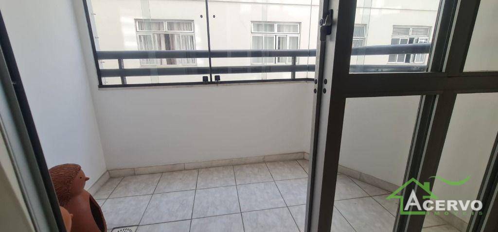 Apartamento à venda com 3 quartos, 110m² - Foto 3