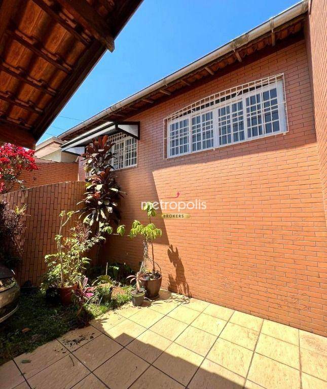 Casa à venda com 3 quartos, 241m² - Foto 9