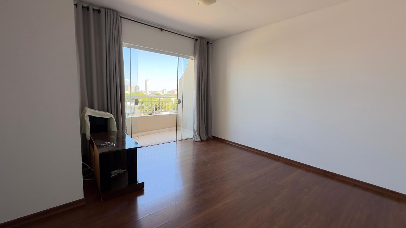 Apartamento para alugar com 3 quartos, 85m² - Foto 3