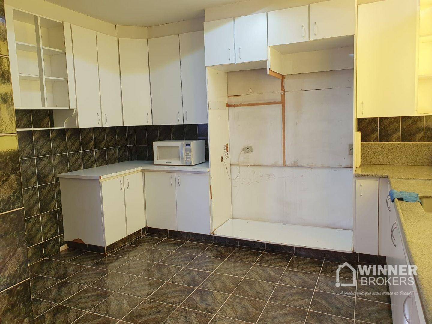 Apartamento à venda com 4 quartos, 218m² - Foto 18