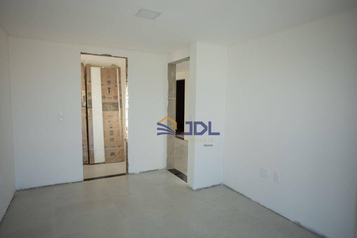 Apartamento à venda com 2 quartos, 80m² - Foto 3