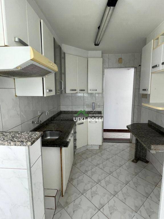 Apartamento à venda com 3 quartos, 76m² - Foto 2