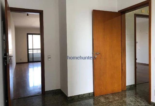 Apartamento para alugar com 4 quartos, 220m² - Foto 28