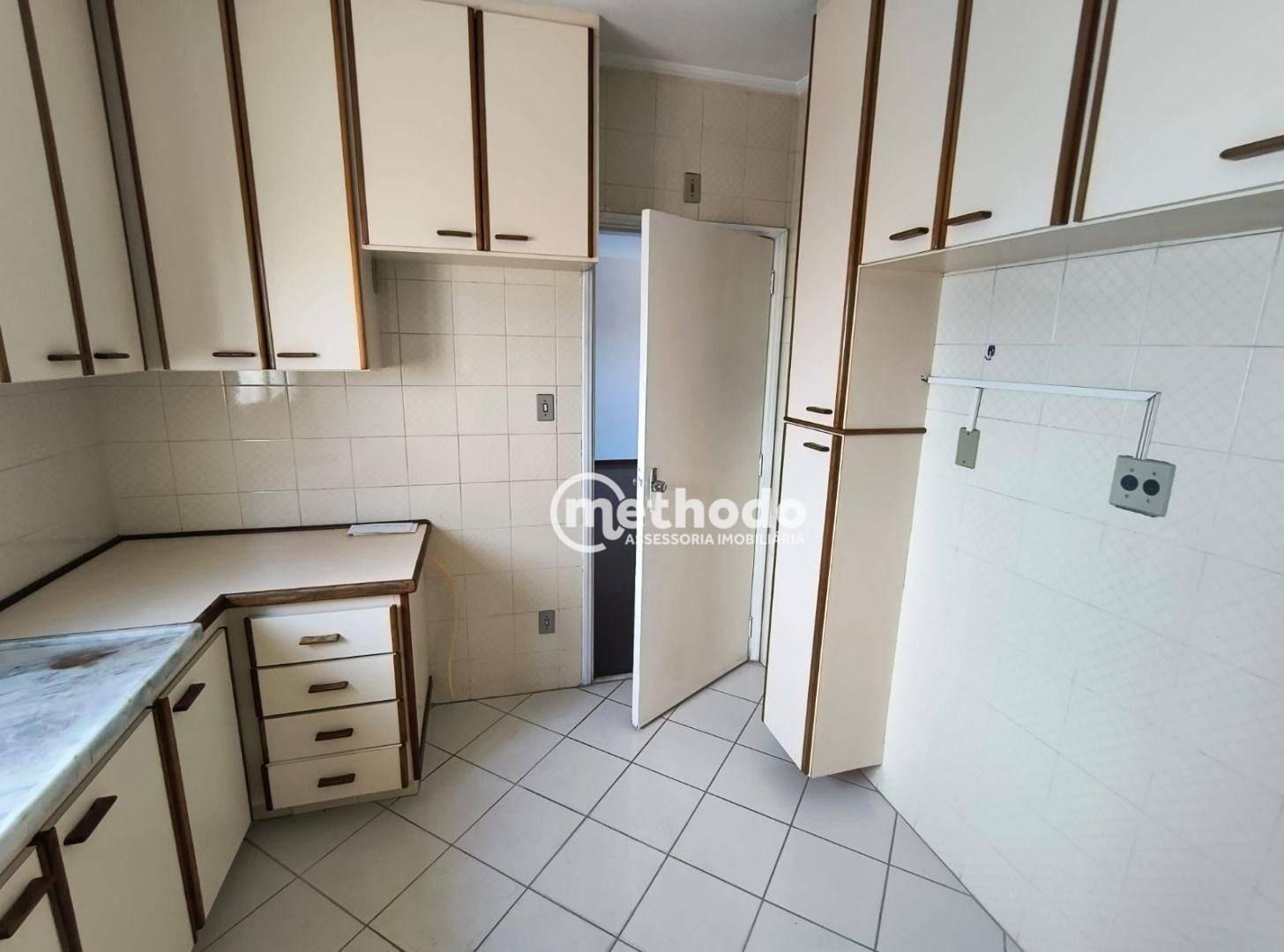 Apartamento à venda com 2 quartos, 70m² - Foto 1