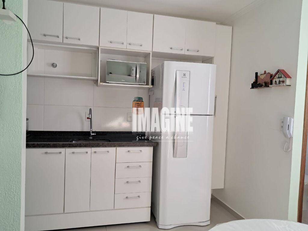 Apartamento à venda com 1 quarto, 32m² - Foto 8