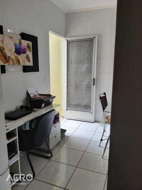 Casa à venda com 3 quartos, 118m² - Foto 16