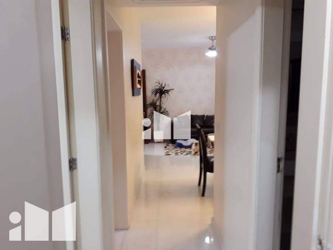 Apartamento à venda com 3 quartos, 130m² - Foto 4