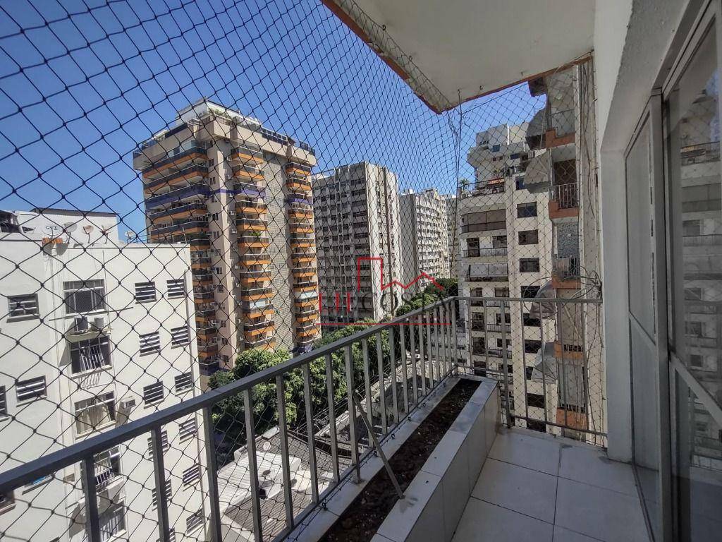 Apartamento à venda com 2 quartos, 75m² - Foto 1