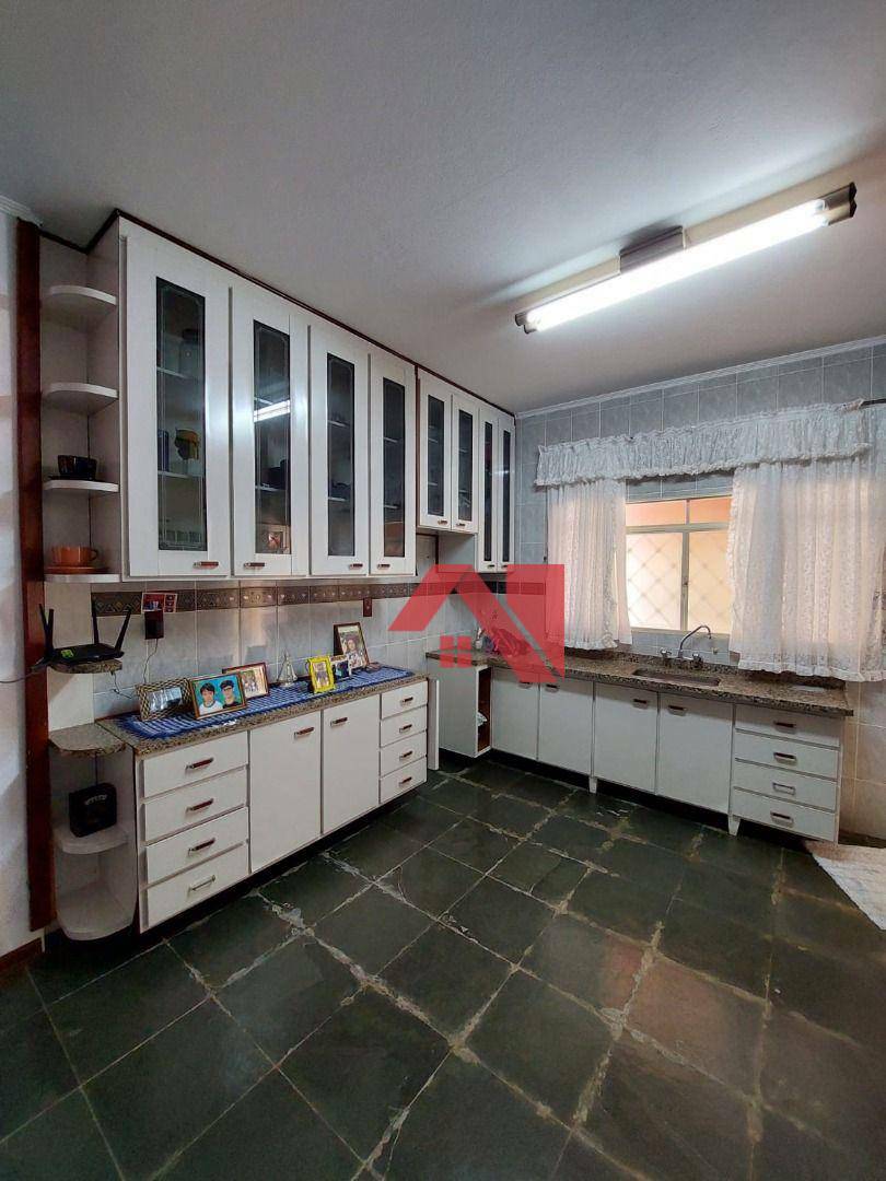 Casa à venda com 3 quartos, 185m² - Foto 12