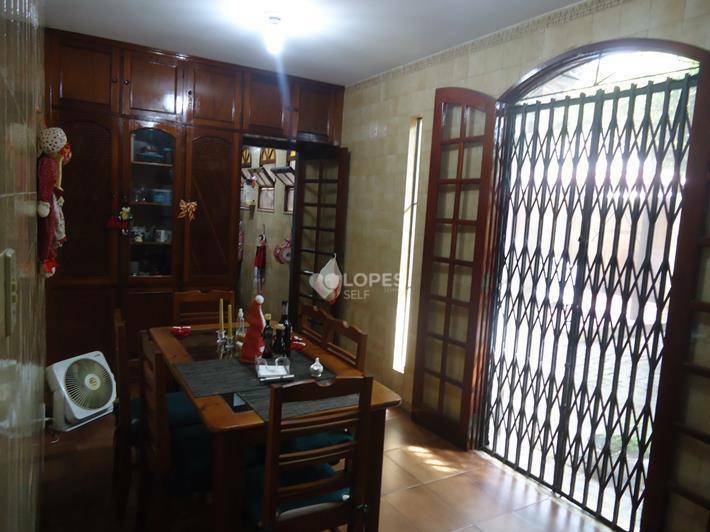 Casa à venda com 4 quartos, 180m² - Foto 6