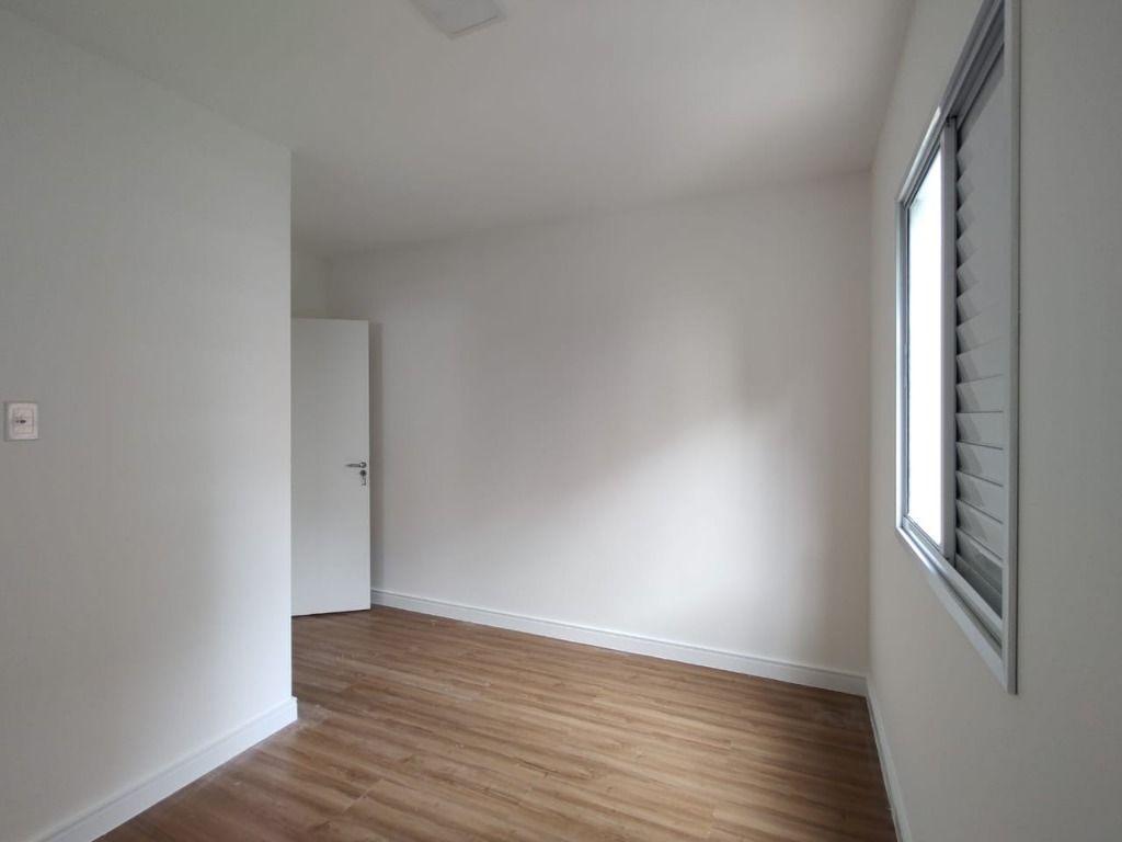 Apartamento para alugar com 2 quartos, 64m² - Foto 12