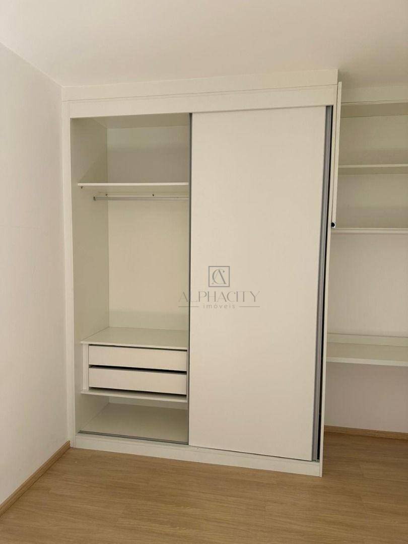 Apartamento para alugar com 1 quarto, 55m² - Foto 8