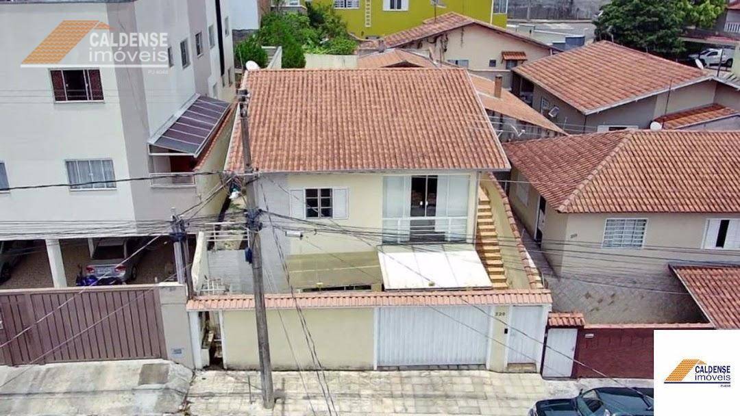 Casa, 3 quartos, 136 m² - Foto 2