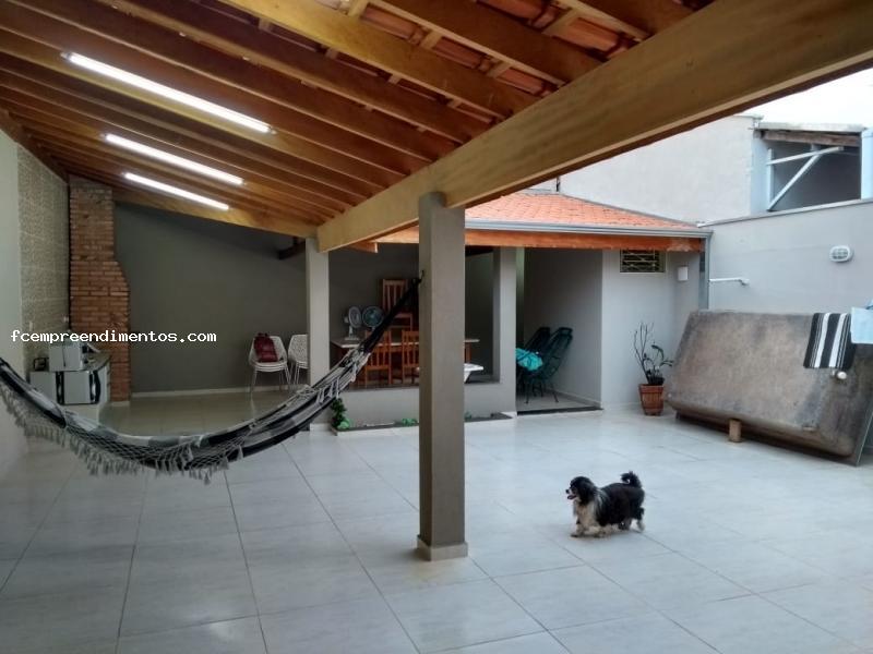 Casa à venda com 2 quartos, 200m² - Foto 8