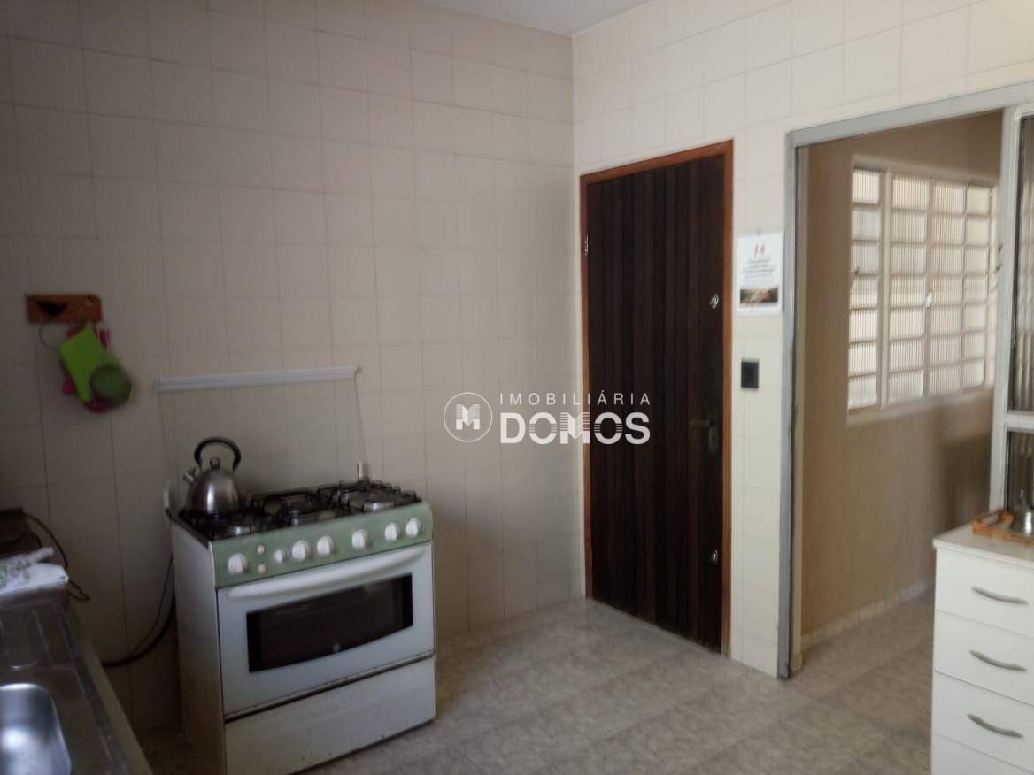 Casa à venda com 3 quartos, 300M2 - Foto 5