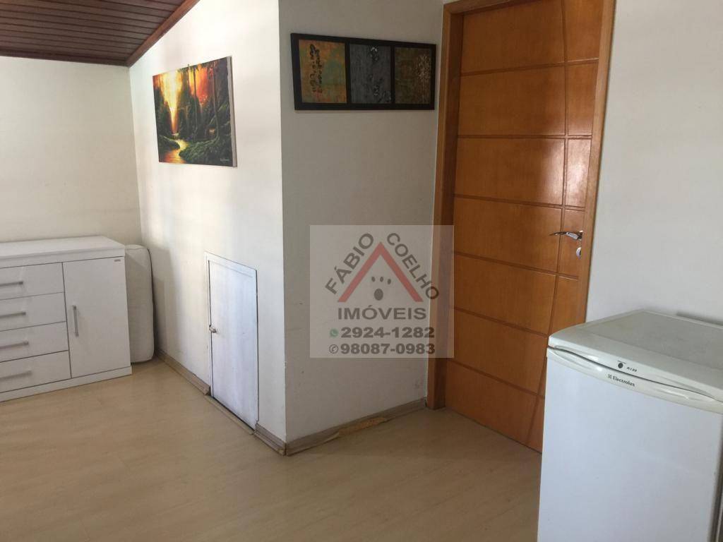 Sobrado à venda com 4 quartos, 200m² - Foto 11