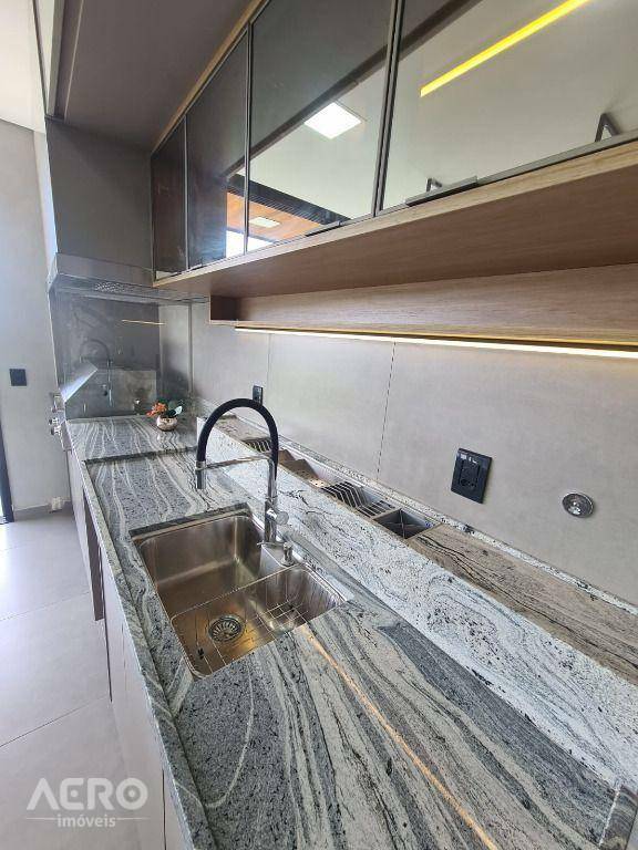 Casa de Condomínio à venda com 3 quartos, 232m² - Foto 12