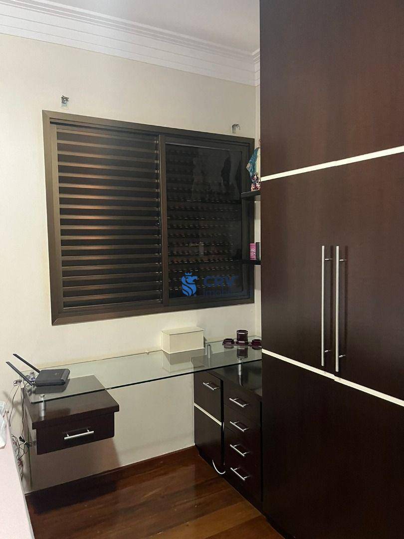 Apartamento à venda com 3 quartos, 188m² - Foto 19