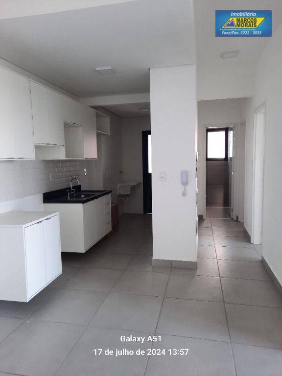 Apartamento para alugar com 2 quartos, 70m² - Foto 3