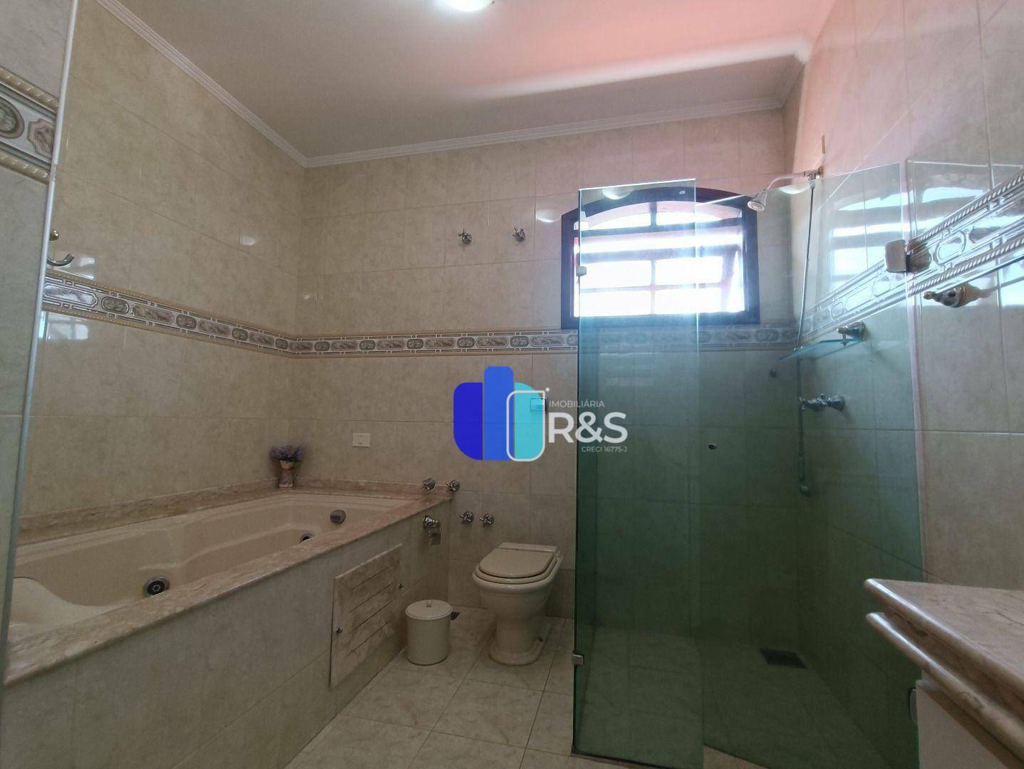 Casa à venda e aluguel com 3 quartos, 227m² - Foto 40