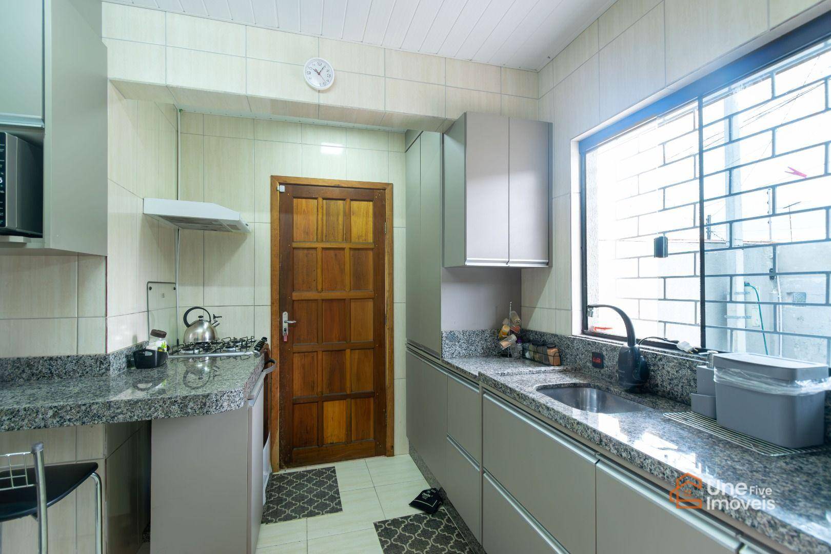 Casa à venda com 4 quartos, 180m² - Foto 5