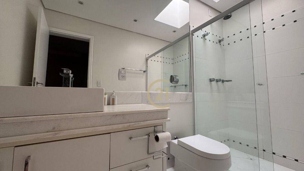 Casa de Condomínio à venda e aluguel com 3 quartos, 210m² - Foto 18