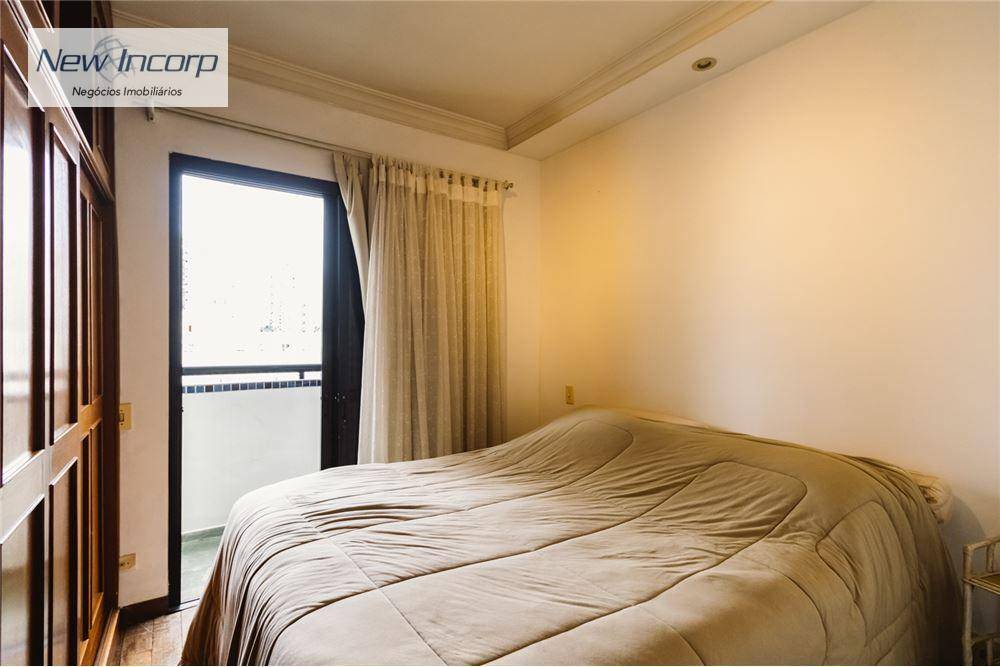 Apartamento à venda com 3 quartos, 121m² - Foto 17