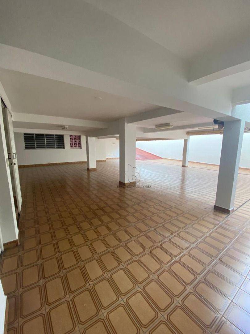 Casa para alugar com 3 quartos, 333m² - Foto 12