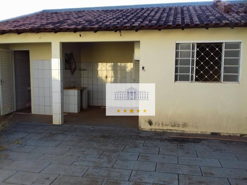 Casa para alugar com 3 quartos, 250m² - Foto 3