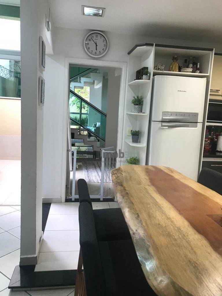 Casa à venda com 4 quartos, 302m² - Foto 14