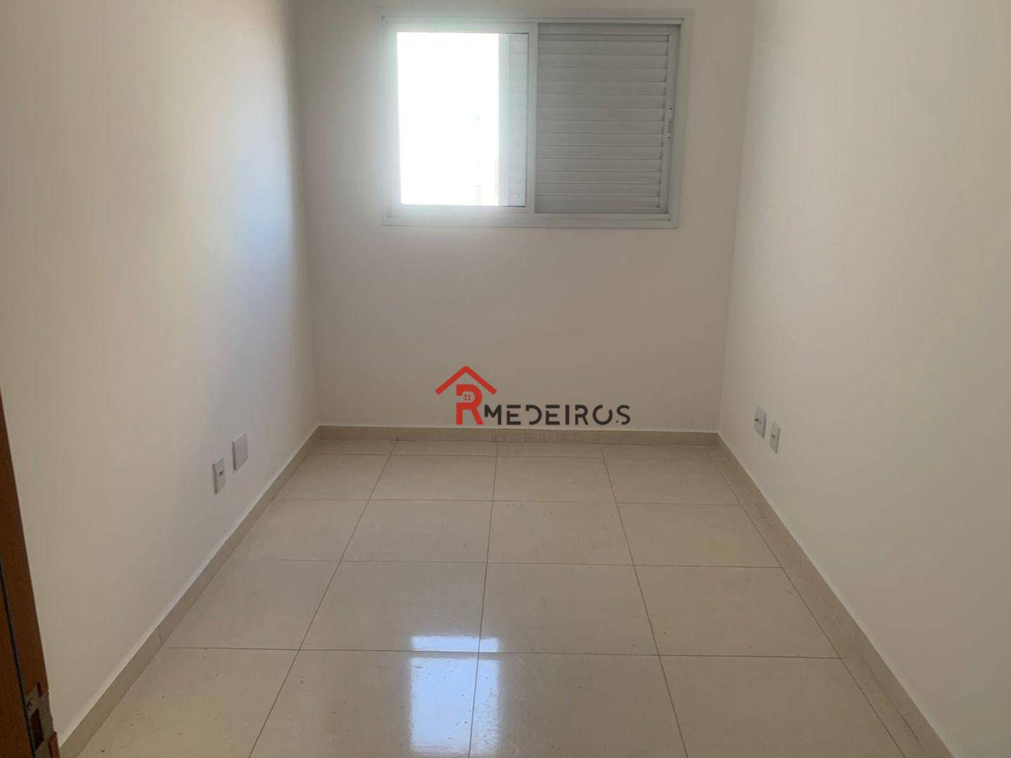 Apartamento para alugar com 2 quartos, 65m² - Foto 12