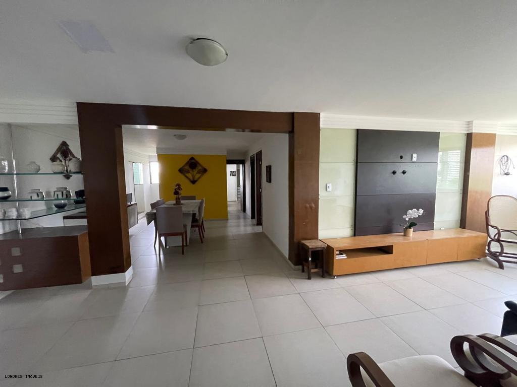 Apartamento para alugar com 3 quartos, 117m² - Foto 11