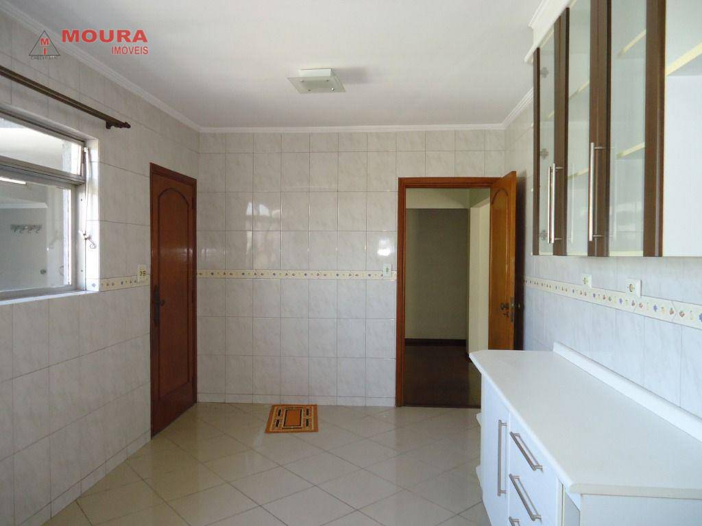 Casa à venda com 3 quartos, 245m² - Foto 8