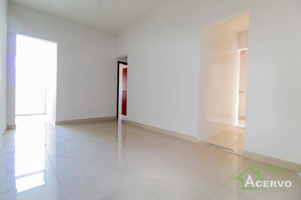 Apartamento à venda com 2 quartos, 77m² - Foto 2