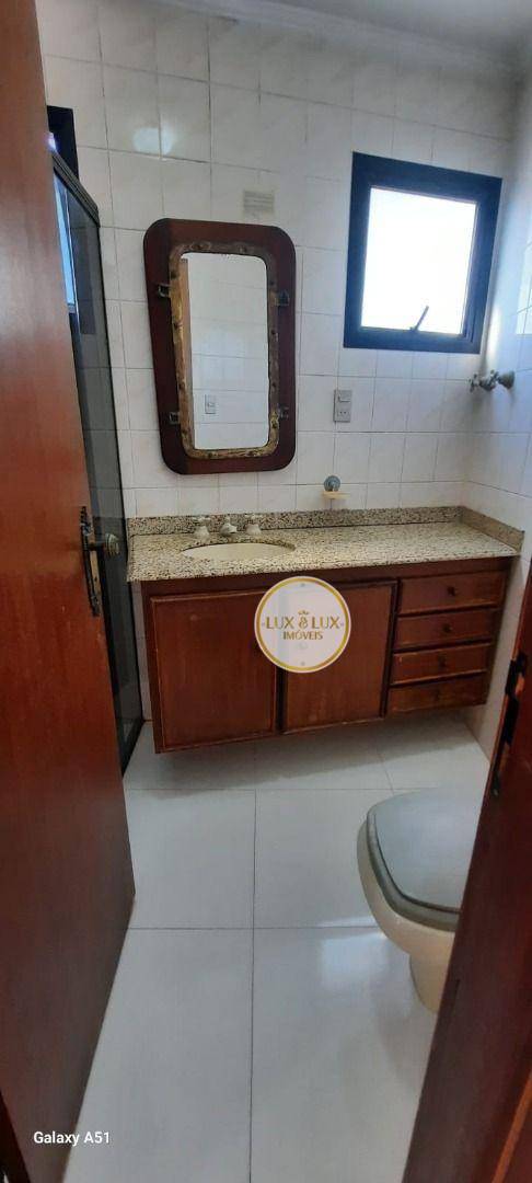 Apartamento para alugar com 4 quartos, 200m² - Foto 9