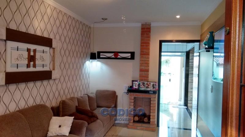 Casa à venda com 4 quartos, 120m² - Foto 1