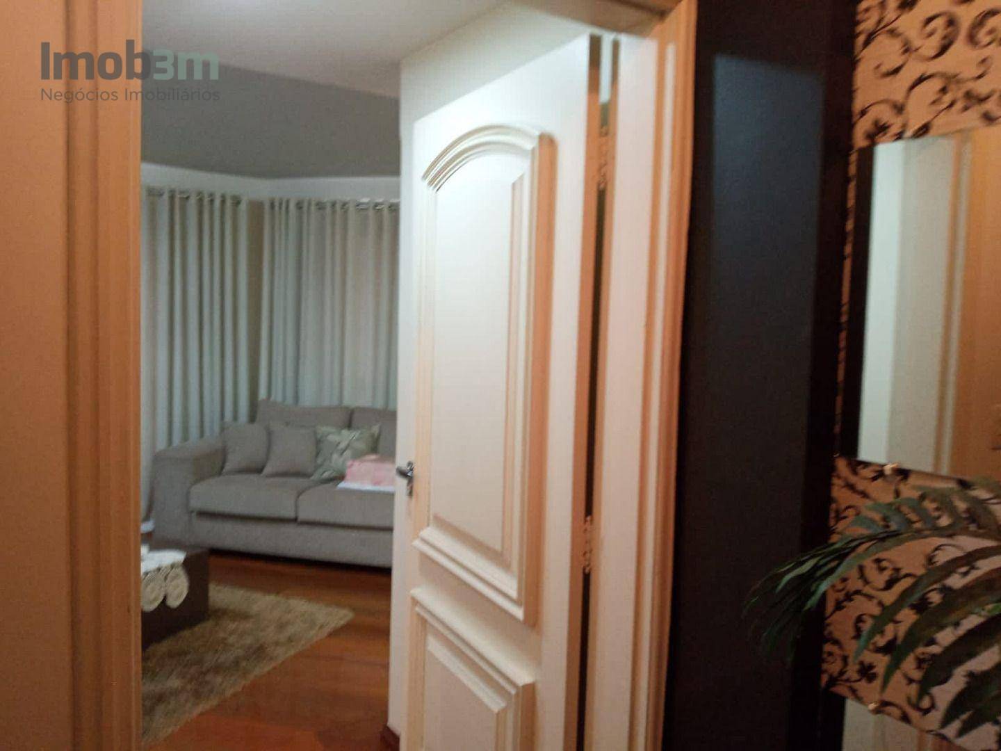 Apartamento à venda com 4 quartos, 190m² - Foto 8