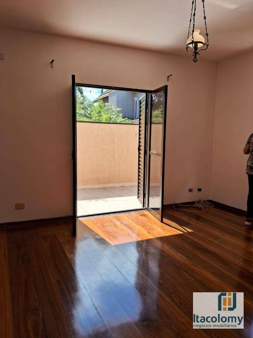 Casa de Condomínio para alugar com 3 quartos, 280m² - Foto 29