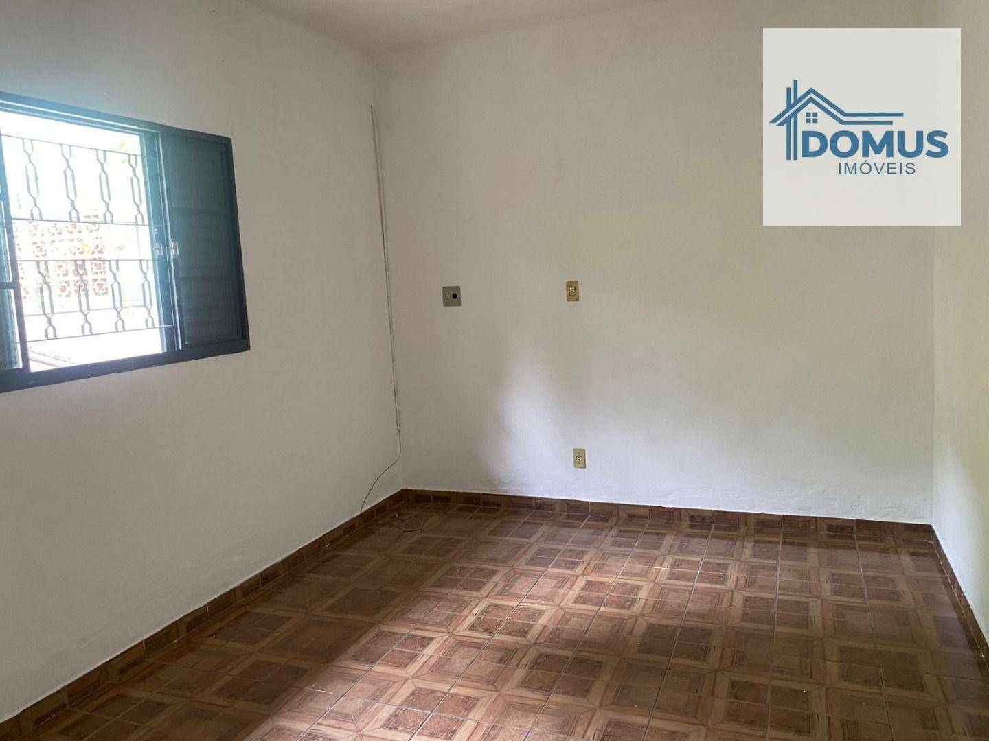 Casa para alugar com 2 quartos, 100m² - Foto 3