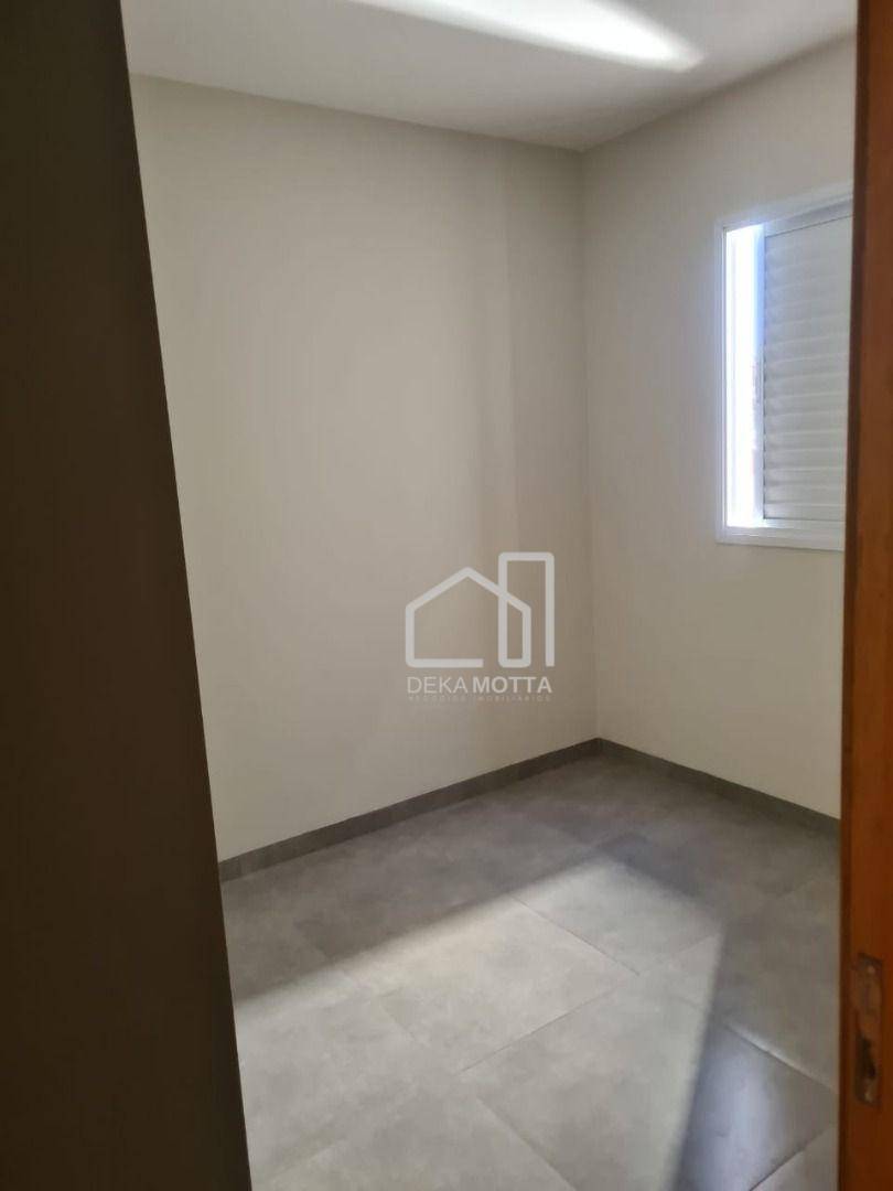 Apartamento à venda com 2 quartos, 64m² - Foto 2