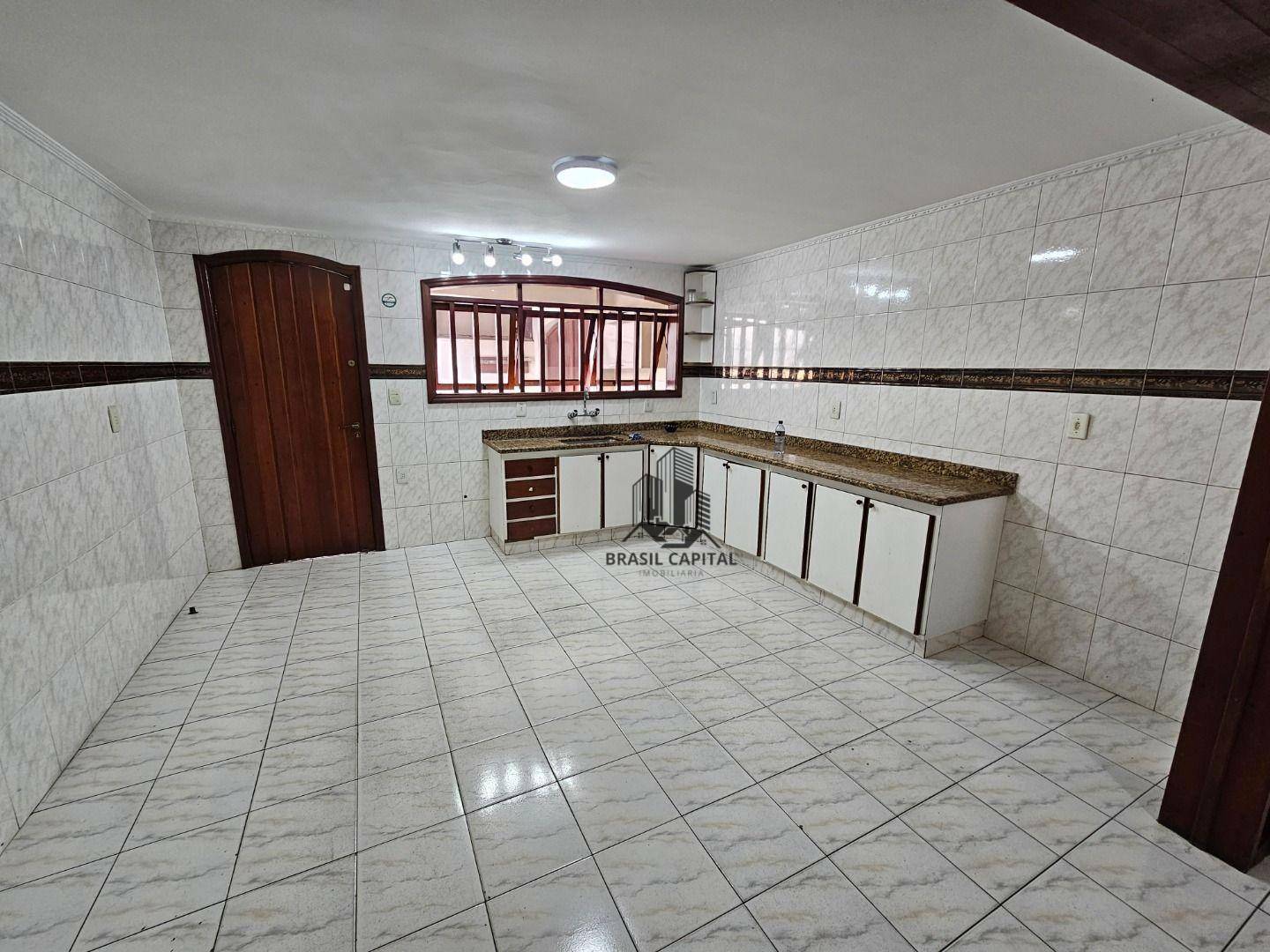 Sobrado à venda com 3 quartos, 300m² - Foto 18