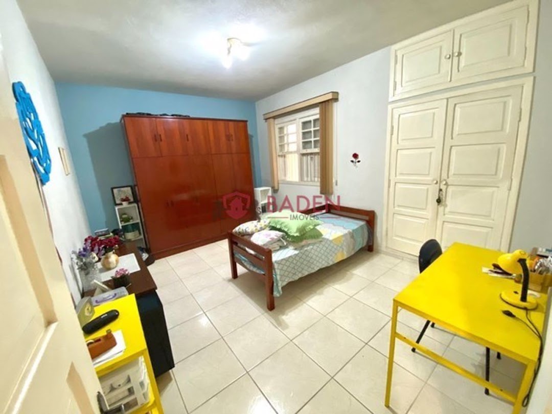 Casa à venda com 4 quartos, 200m² - Foto 6