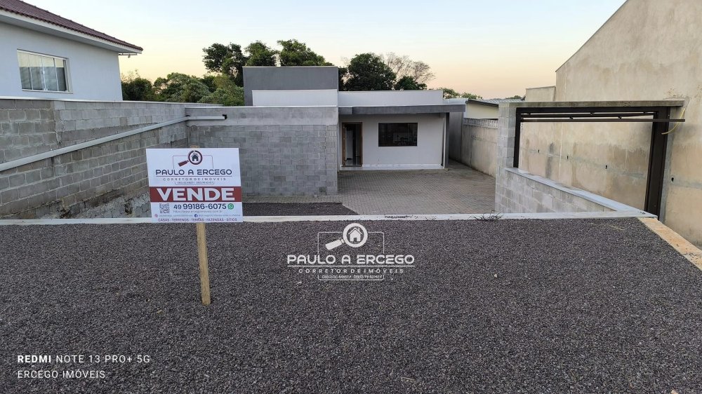 Casa à venda com 2 quartos, 71m² - Foto 4