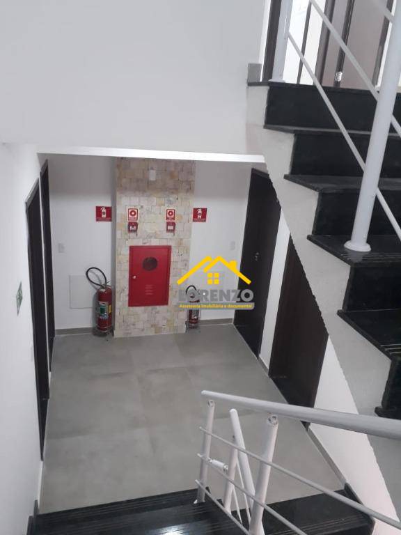 Apartamento à venda com 2 quartos, 62m² - Foto 2