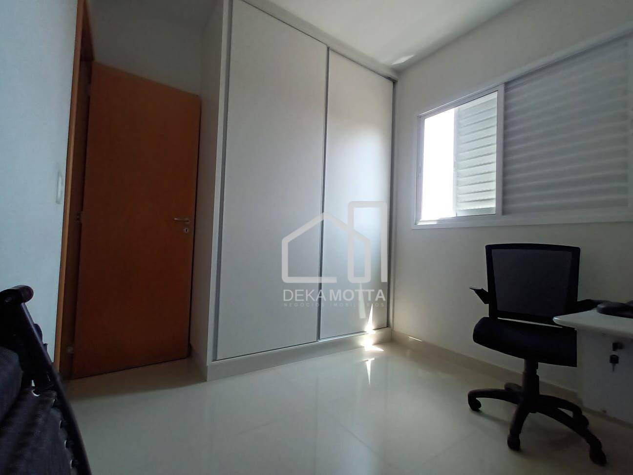 Apartamento à venda com 3 quartos, 86m² - Foto 4