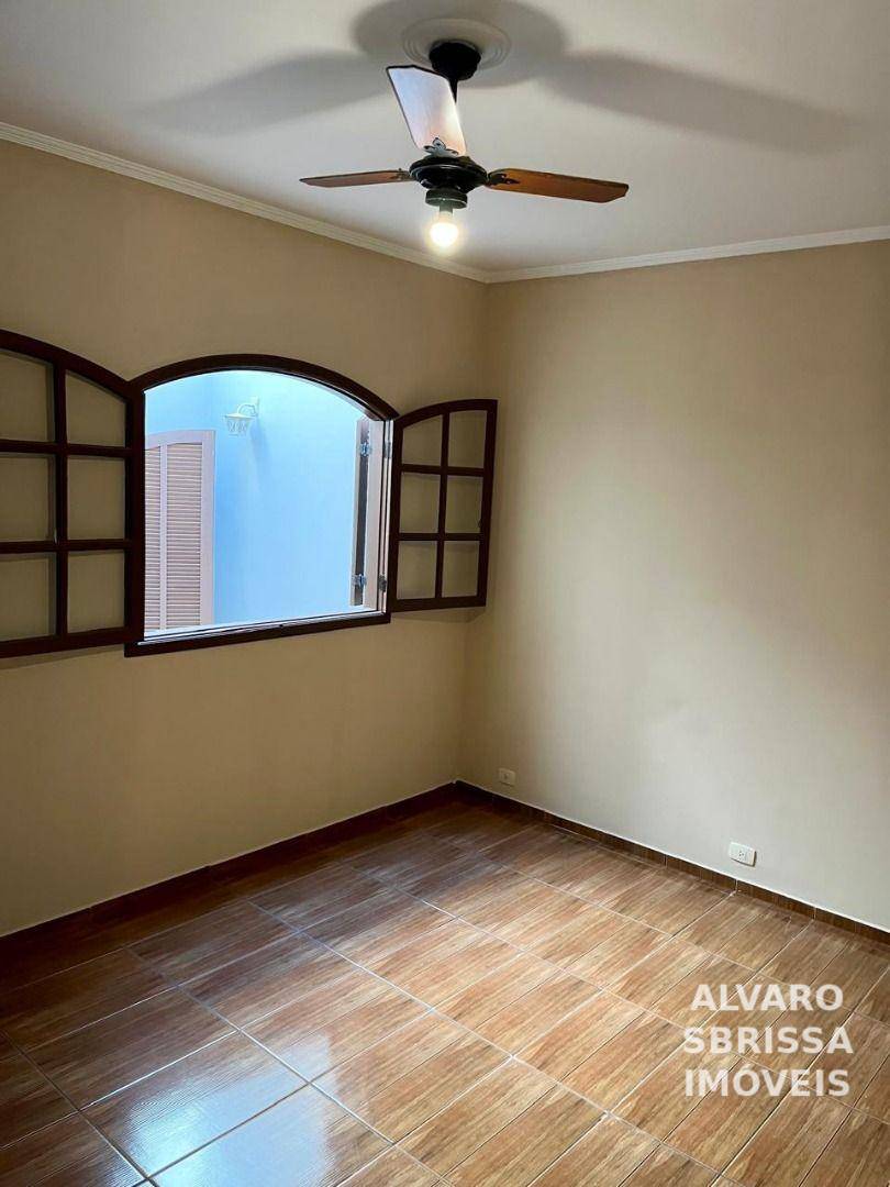 Casa à venda com 4 quartos, 246m² - Foto 24