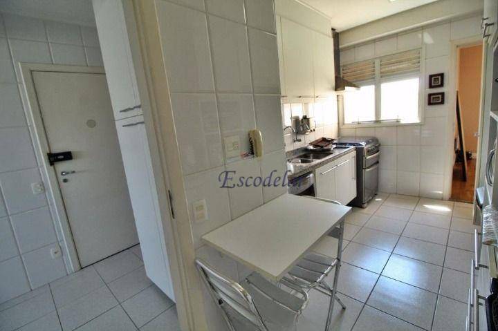 Apartamento à venda com 3 quartos, 137m² - Foto 17