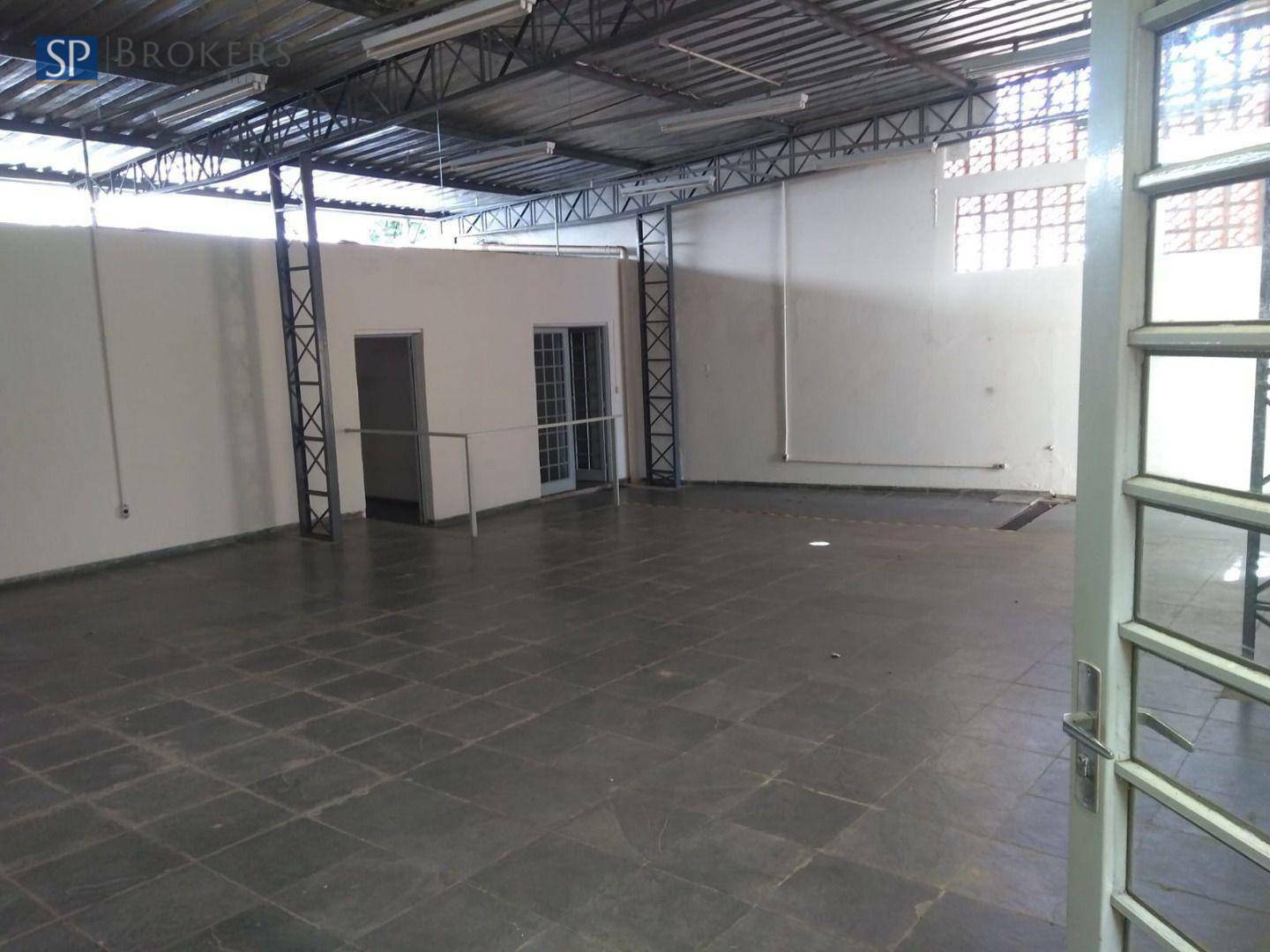 Casa para alugar com 3 quartos, 480m² - Foto 12