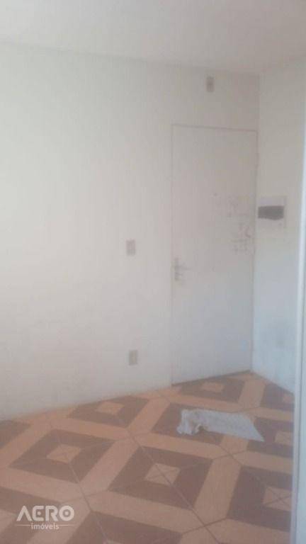 Apartamento à venda com 2 quartos, 42m² - Foto 3